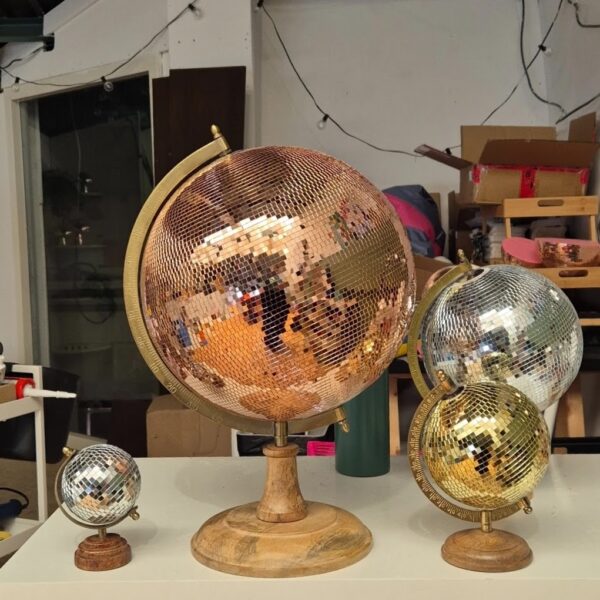 IMG_20251007_131301_873-EDIT Disco ball globe XXL