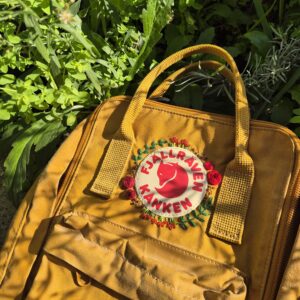 20261014_153048~2 Embroidered ochre Fjallraven Mini (pre-owned)